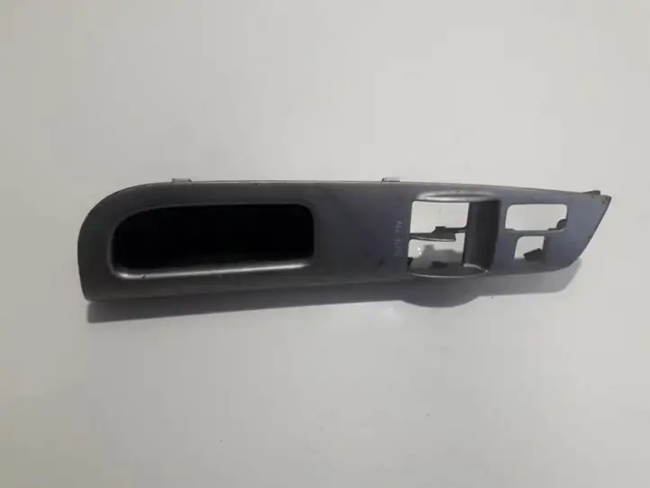 Toyota Corolla E120 E130 (2000 - 2004) 7423202220 Прочие детали салона — фото 1