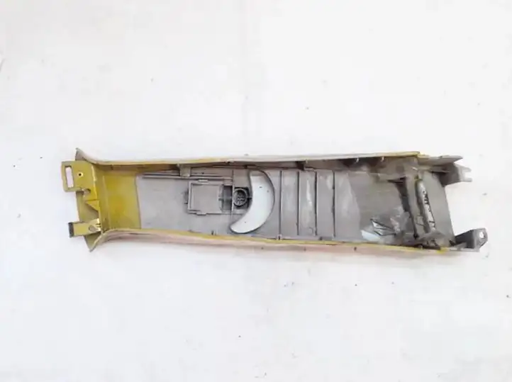 Toyota Avensis Verso (2004 - 2009) 7325630010 Прочие детали салона — фото 2