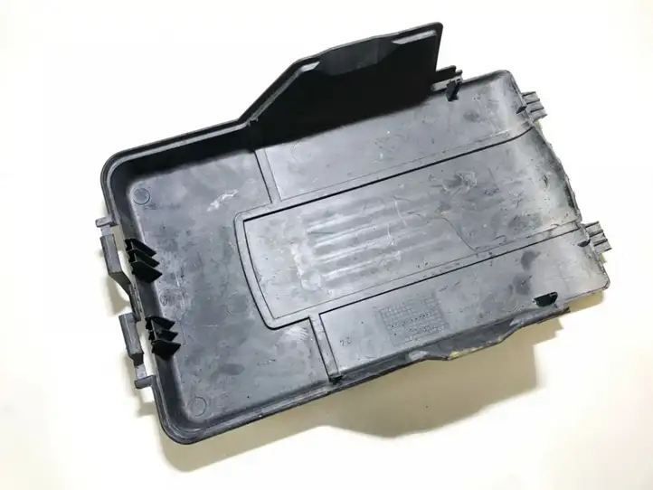 Volkswagen Golf V (2003 - 2009) 1k0915443c Крышка ящика аккумулятора — фото 2