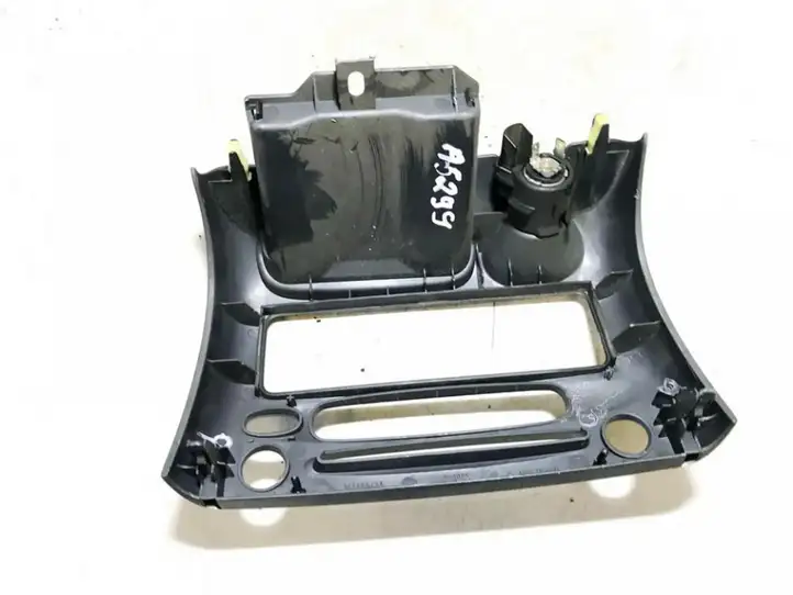 Toyota Yaris (1999 - 2003) 8622052020 Прочие детали салона — фото 2