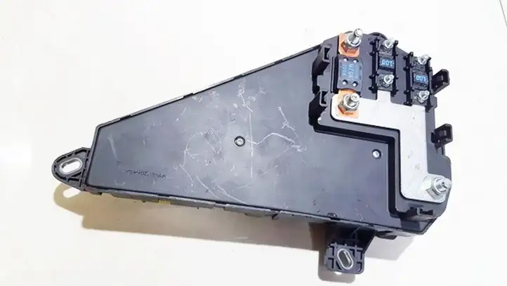 BMW 5 E60 E61 (2004 - 2010)  690660105 Ящик предохранителей (комплект)