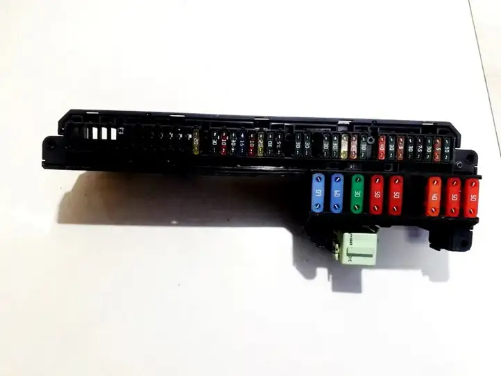 BMW 5 E60 E61 (2004 - 2010)  6114695733001 Ящик предохранителей (комплект)