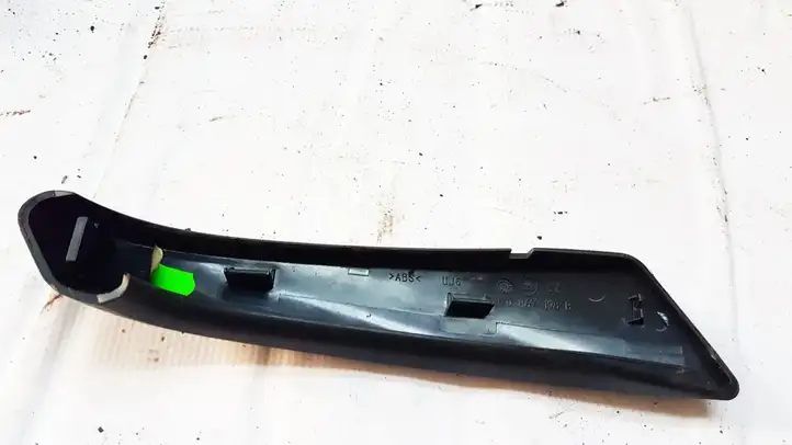 Skoda Octavia Mk2 (1Z) (2004 - 2013)  1Z0867198B Другая деталь салона