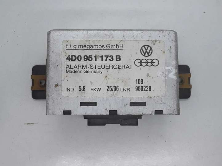 4D0951173B Audi A4 S4 B5 8D Signalizacijos valdymo blokas