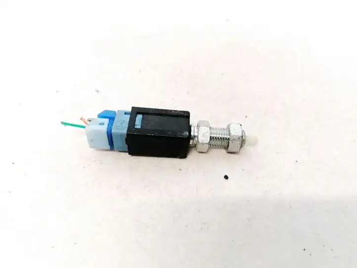 Subaru Legacy (2003 - 2009)   Датчик тормозной педали