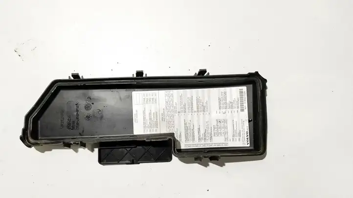 Volvo V70 (2000 - 2004) 9494211 Крышка ящика предохранителей — фото 2