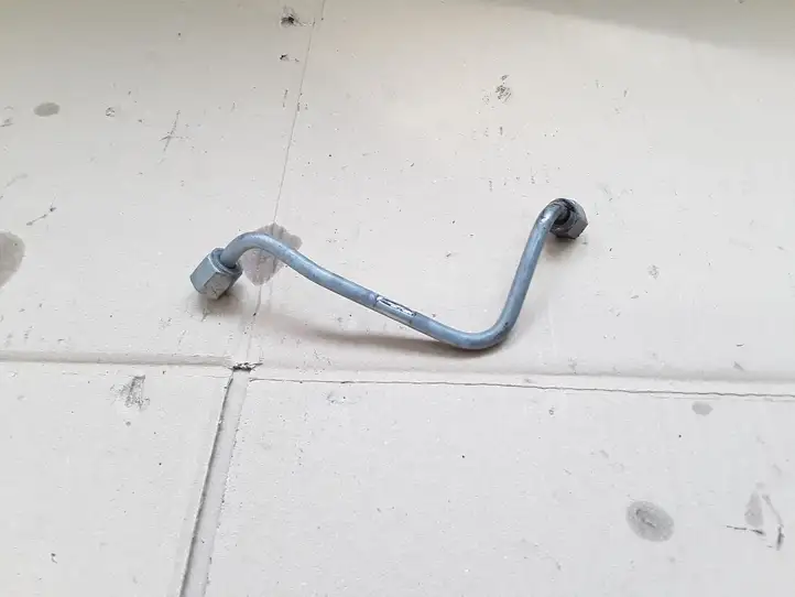 Toyota Verso (2009 - 2012) Трубка подачи топлива в форсунки — фото 2