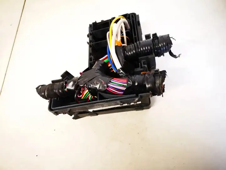 Nissan Qashqai (2006 - 2010)   Ящик предохранителей (комплект)