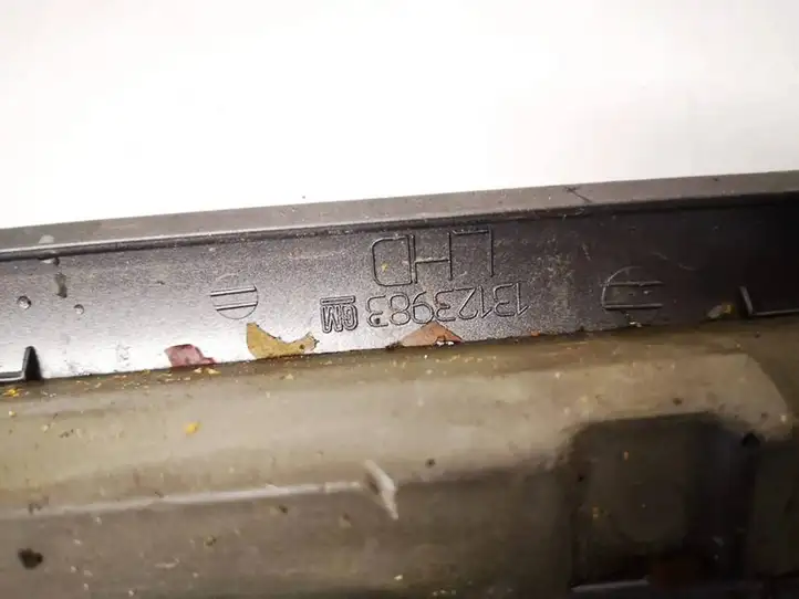 Opel Vectra (2002 - 2005)  13123983 Другая деталь салона