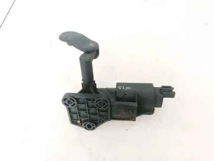 Kia Carnival (2006 - 2014)   Электрический двигатель для открытия форточки в кузове