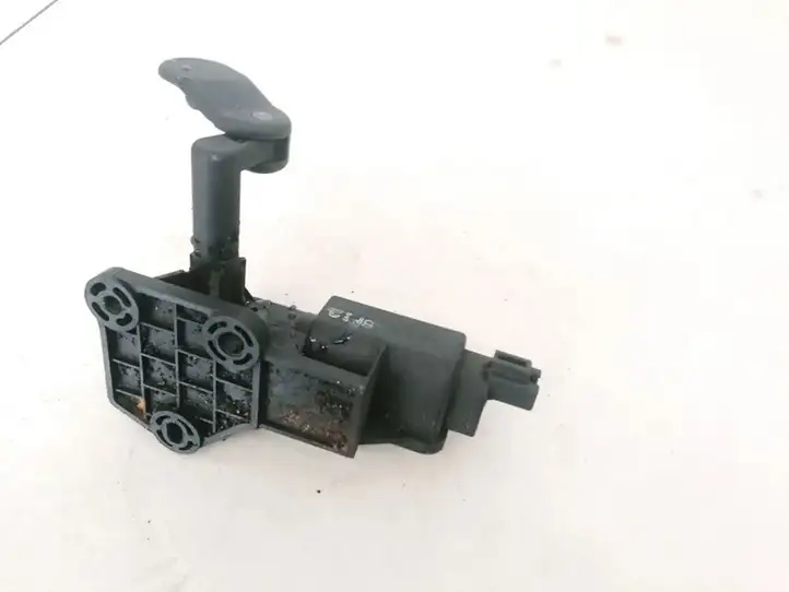 Kia Carnival (2006 - 2014)   Электрический двигатель для открытия форточки в кузове