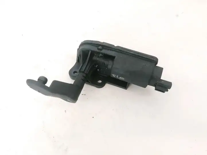 Kia Carnival (2006 - 2014)   Электрический двигатель для открытия форточки в кузове