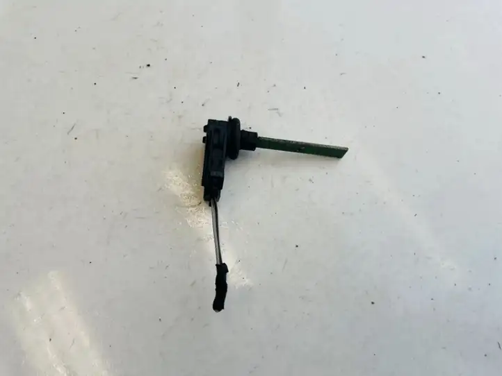 Audi A6 S6 C5 4B (1997 - 2001) 4b0820539 Датчик температуры воздуха в салоне — фото 1