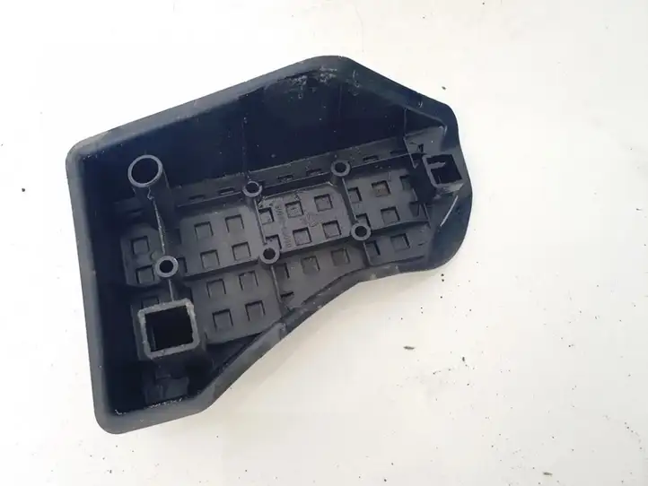 Toyota Avensis T250 (2003 - 2006) 5819205030 Прочие детали салона — фото 2
