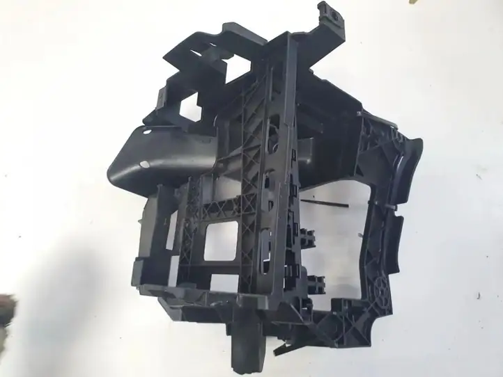 Skoda Octavia Mk2 (1Z) (2004 - 2013)  0501239935 Другая внешняя деталь