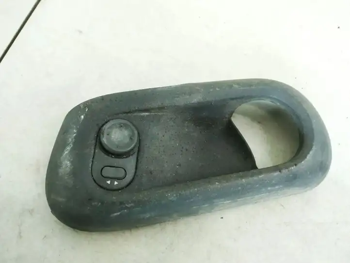 Opel Corsa C (2000 - 2003) 09116491 Прочие детали салона — фото 2