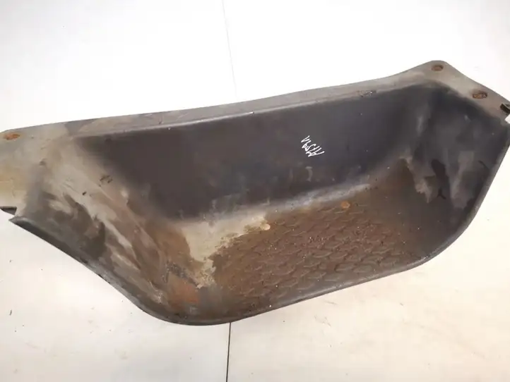 Iveco Daily 40.8 (2001 - 2009)  351000500 Другая деталь салона