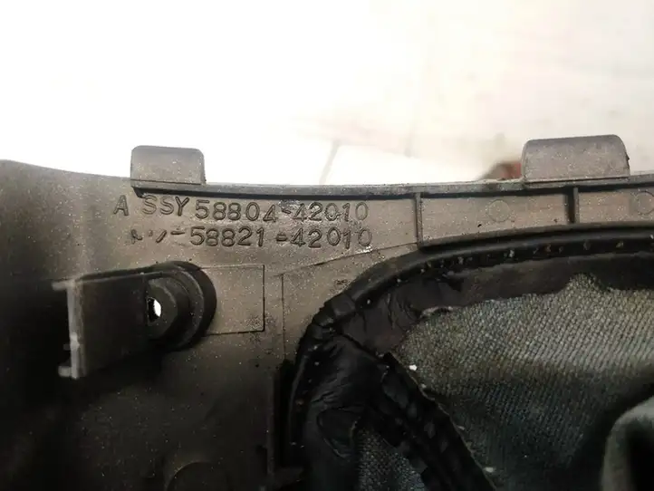 Toyota RAV 4 (XA20) (2000 - 2005) 5880442010 Прочие детали салона — фото 3