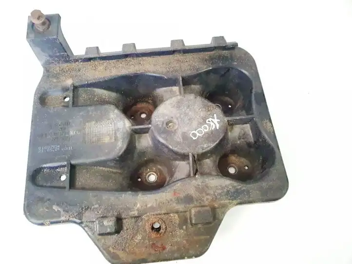 Skoda Octavia Mk1 (1U) (1996 - 2004) 1j0804373e Ящик аккумулятора — фото 2