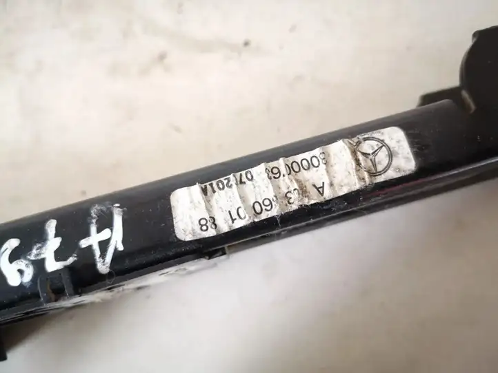 Mercedes-Benz C W203 (2000 - 2007) a3028600188 Прочие внешние детали — фото 3