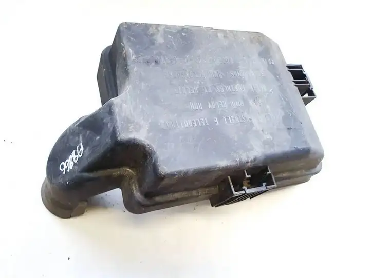 Iveco Daily 30.8-9 (1995 - 2008)  69500167 Крышка ящика предохранителей