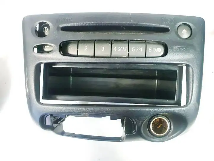 Toyota Yaris Verso (1999 - 2005) 8612052030 Магнитола / мультимедийная система — фото 1