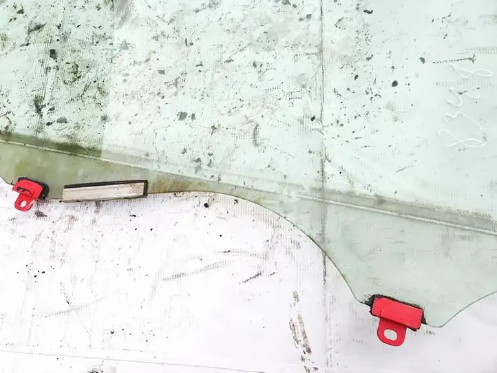 Toyota Yaris (2005 - 2009)   Основное стекло передних дверей (четырехдверного автомобиля)