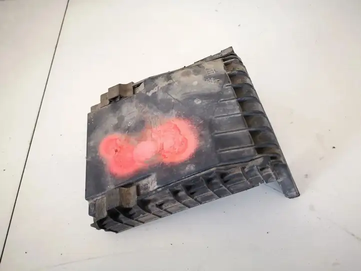 Volkswagen Touran I (2003 - 2010)  1k0903132f Крышка ящика предохранителей