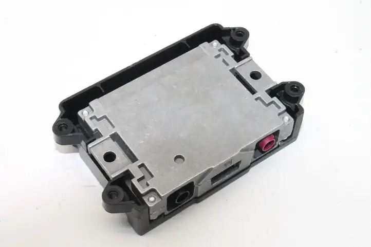Audi A7 S7 4G (2010 - 2014) 4H0035446A Усилитель антенны — фото 3