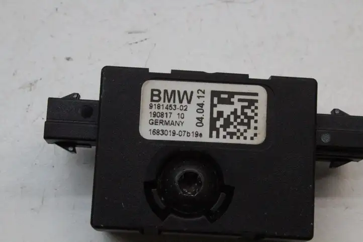 BMW X3 F25 (2010 - 2017) 9181453 Усилитель антенны — фото 4
