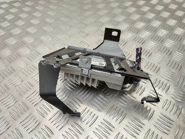 BMW 2 F46 (2015 - ) 6512262275901 Усилитель звука — фото 4