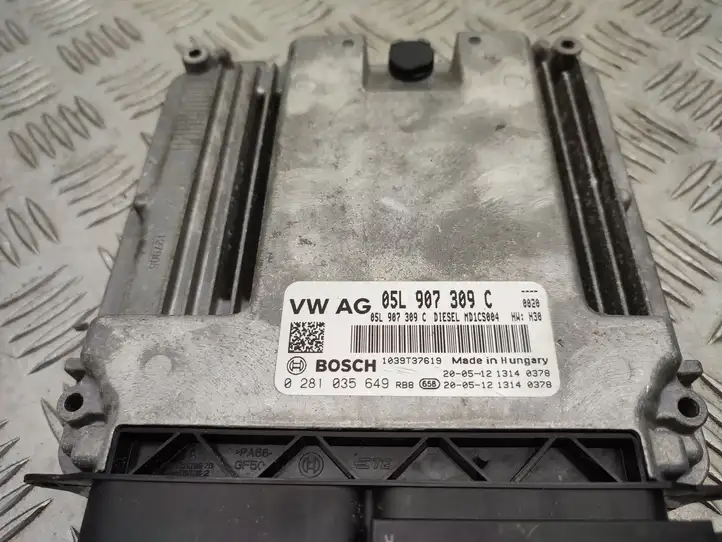 Skoda Octavia Mk4 (2019 - )  05L907309C Комплект зажигания