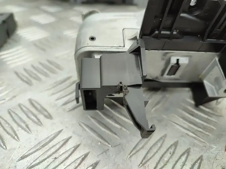 Skoda Octavia Mk4 (2019 - )  05L907309C Комплект зажигания