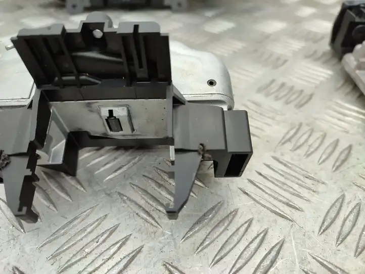 Skoda Octavia Mk4 (2019 - )  05L907309C Комплект зажигания