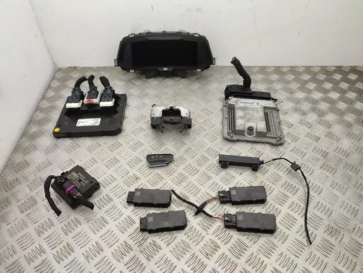 Skoda Octavia Mk4 (2019 - )  05L907309C Комплект зажигания