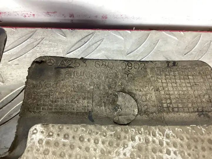 Mercedes-Benz GLC X253/C253 (2015 - ) A2536800902 Прочие детали днища — фото 3