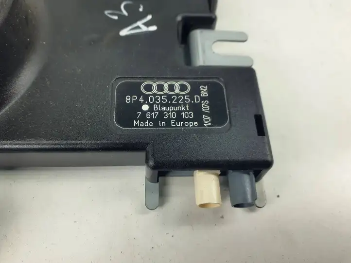 Audi A3/S3 8P (2004 - 2008) 8P4035225D Усилитель антенны — фото 2