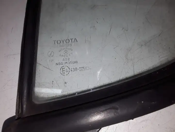 Toyota Yaris (1999 - 2003) 43R005834 Форточка двери — фото 2