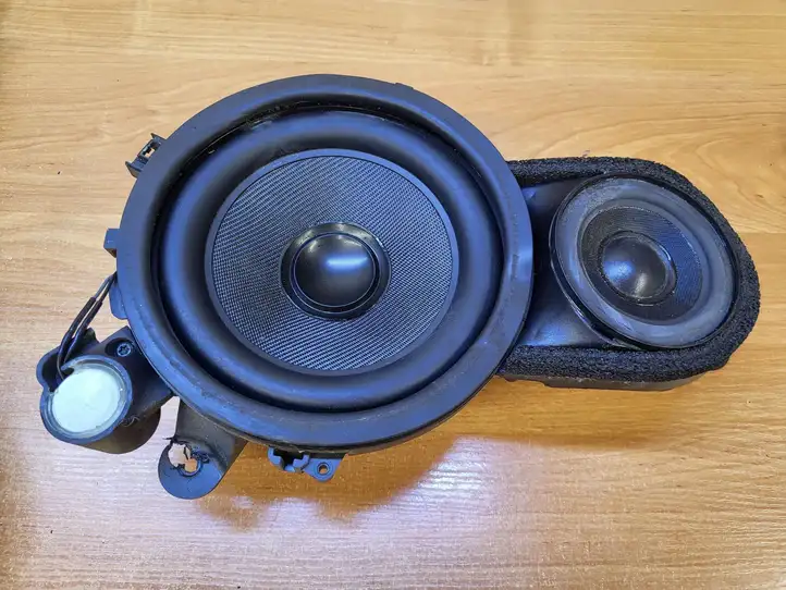 Volvo XC90 (2002 - 2006)  30657756 Громкоговоритель (громкоговорители) в передних дверях