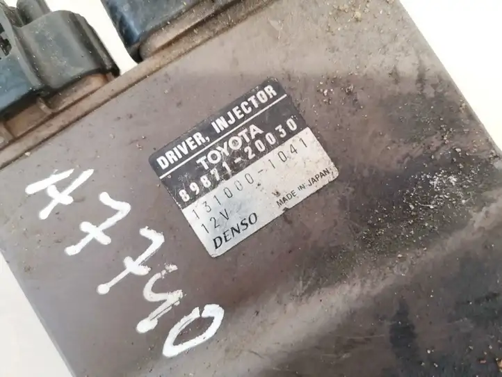 Toyota Corolla Verso E121 (2001 - 2004)  8987120030 Блок управления топливных форсунок