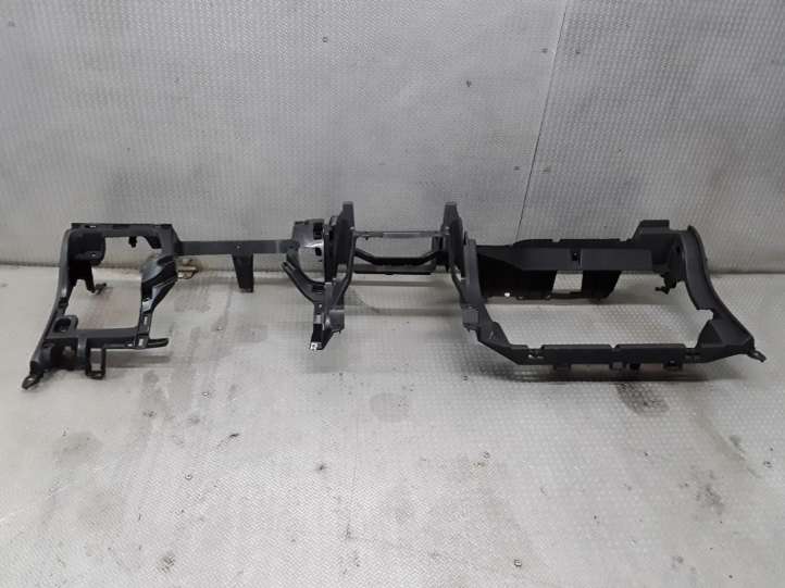 5530302190 Toyota Auris 150 Kita panelės detalė