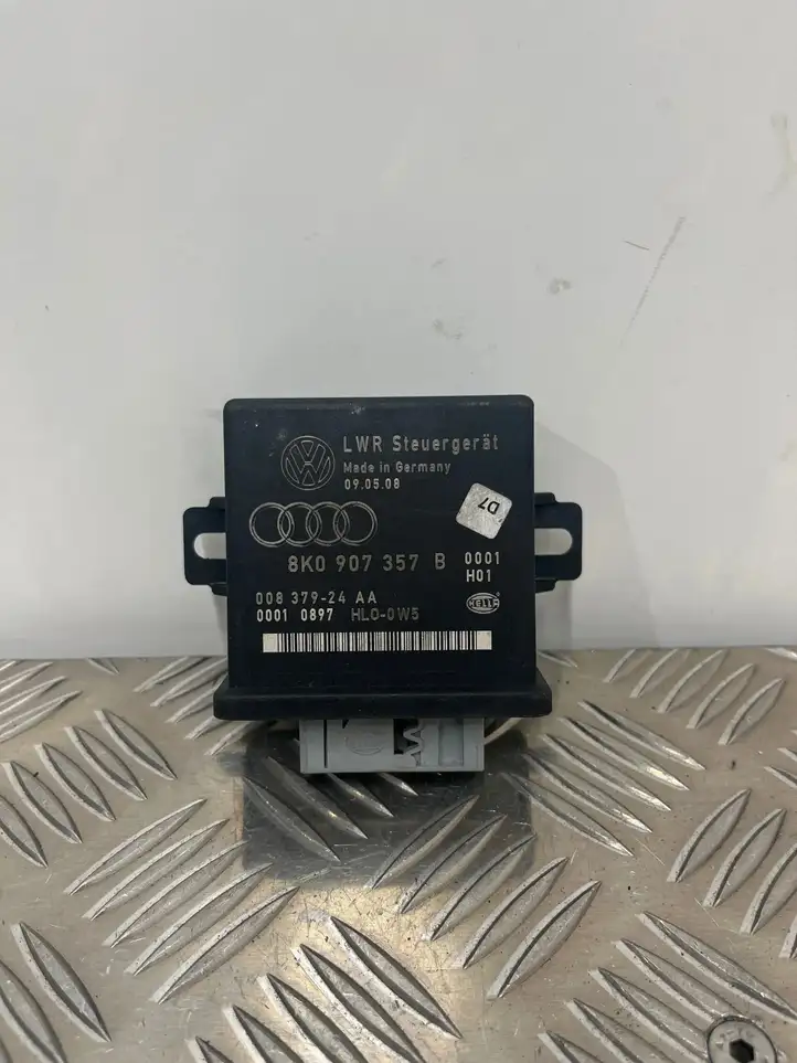 Audi A4 S4 B8 8K (2007 - 2011) 8K0907357B Блок управления светом — фото 1
