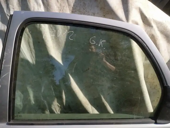 Citroen Xsara Picasso (1999 - 2012) Стекло задней двери — фото 1
