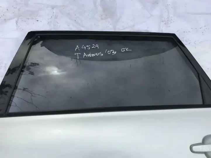 Toyota Avensis Verso (2004 - 2009) as2 Стекло задней двери — фото 1