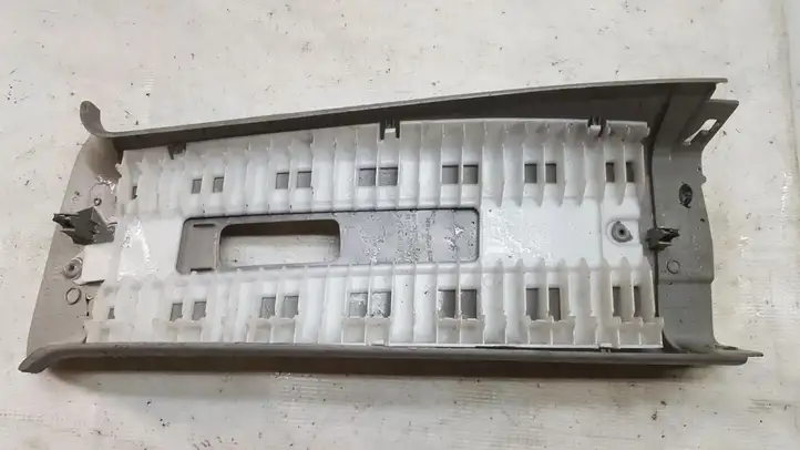 Nissan X-Trail T30 (2001 - 2007) 769138H310 Прочие детали салона — фото 2