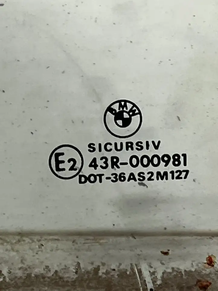 BMW 5 E39 (1996 - 2003) 43R000981 Стекло задней двери — фото 2