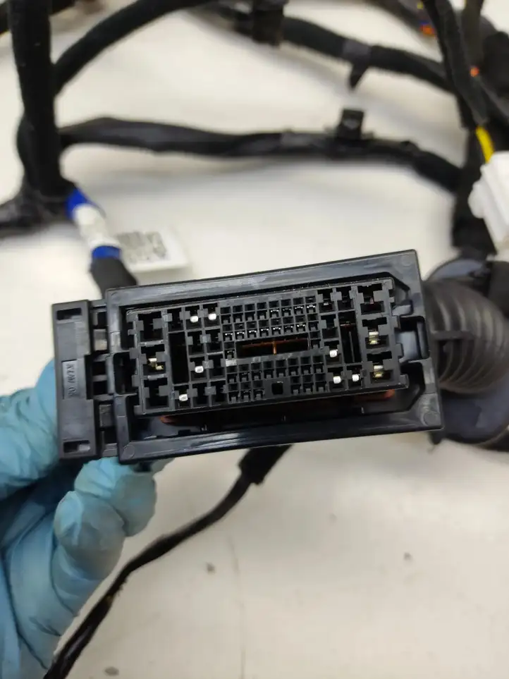 Kia Stonic (2017 - )  91615H8250 Проводка передних дверей