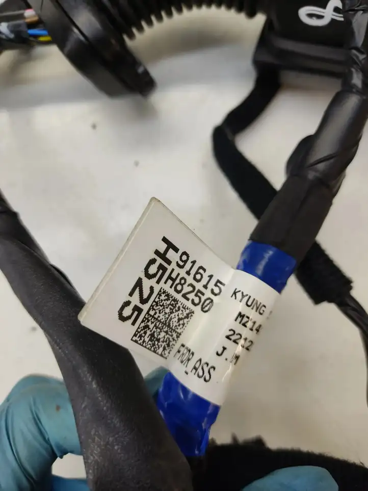 Kia Stonic (2017 - )  91615H8250 Проводка передних дверей