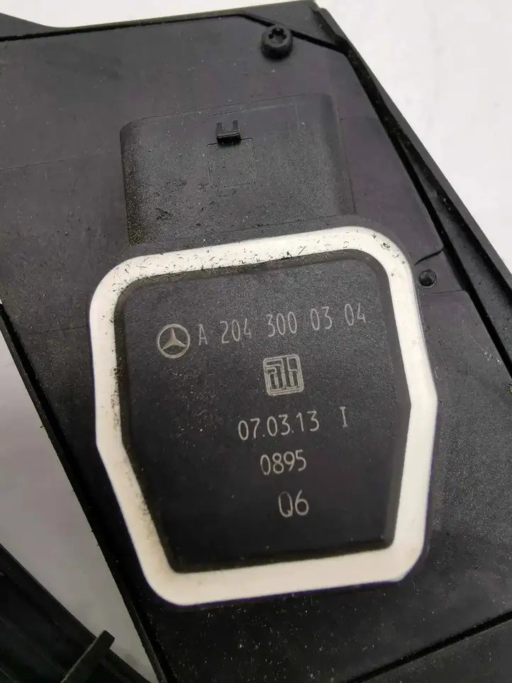 Mercedes-Benz GLK X204 (2008 - 2016) A2043000304 Педаль акселератора — фото 2