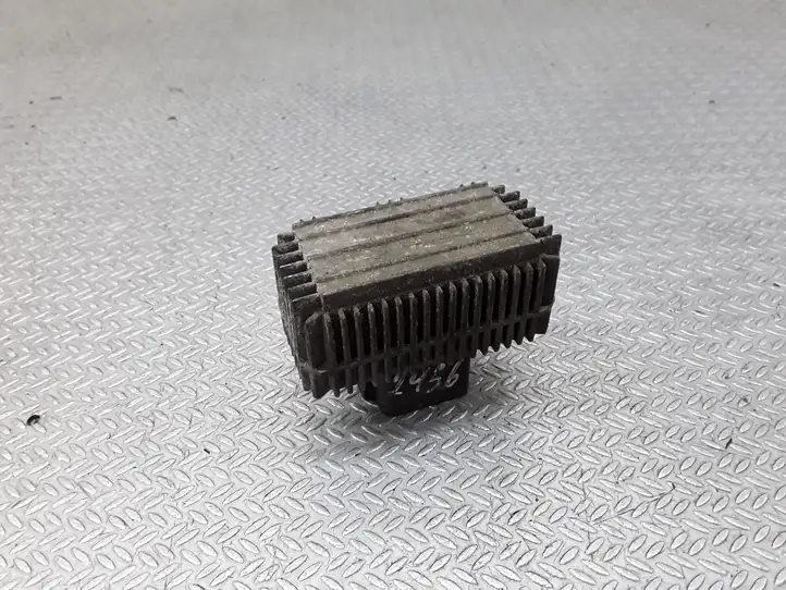 Opel Meriva (2002 - 2006)  51299018A Реле подогрева свеч